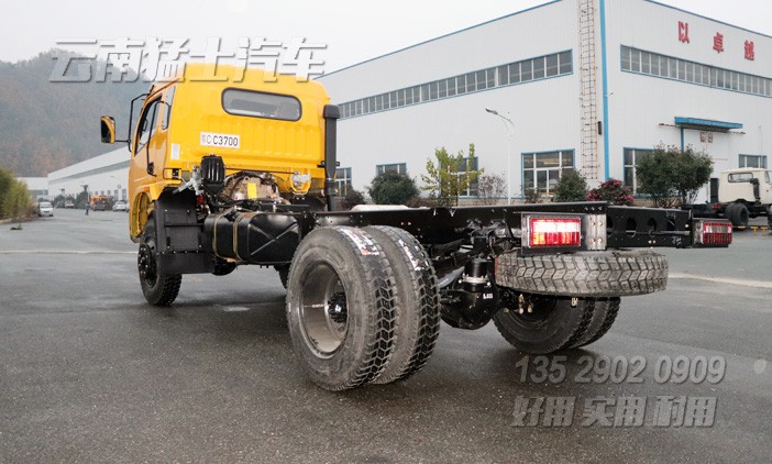 東風(fēng)四驅(qū)多利卡底盤,小四驅(qū)輕卡底盤,輕型卡車底盤,4*4越野專用車底盤,城鄉(xiāng)運(yùn)輸車,東風(fēng)小霸王越野車