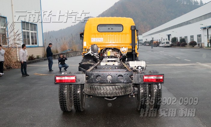 東風(fēng)四驅(qū)多利卡底盤,小四驅(qū)輕卡底盤,輕型卡車底盤,4*4越野專用車底盤,城鄉(xiāng)運(yùn)輸車,東風(fēng)小霸王越野車