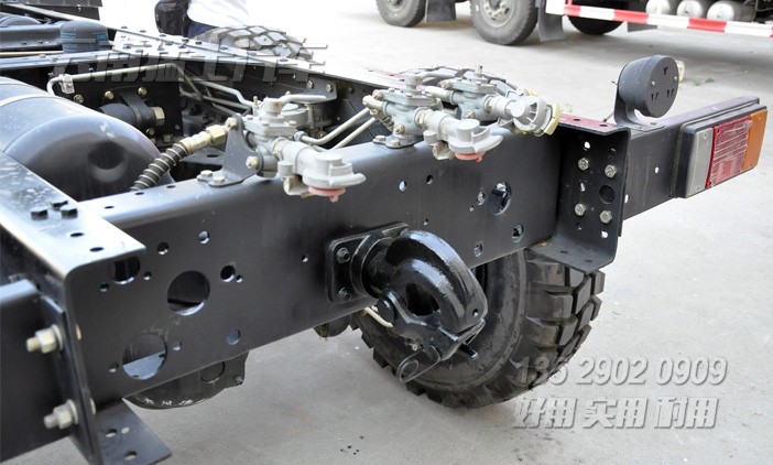 東風(fēng)六驅(qū)底盤,2082越野卡車,平頭六驅(qū)卡車,底盤改裝,EQ2082尖頭卡車,6*6越野卡車底盤