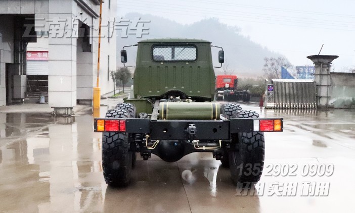東風(fēng)六驅(qū)底盤,尖頭卡車底盤,6*6越野車出口,越野專用車底盤改裝,EQ2100E6D,EQ245尖頭,東風(fēng)經(jīng)典軍車