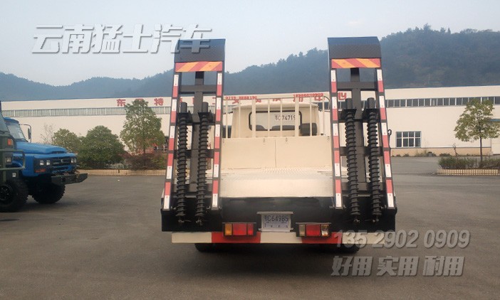 四驅(qū)挖機(jī)平板車(chē),EQ1093尖頭越野車(chē),東風(fēng)4*4專(zhuān)用車(chē),越野專(zhuān)用車(chē),清障挖機(jī)車(chē),尖頭平板運(yùn)輸車(chē),多功能運(yùn)輸車(chē)