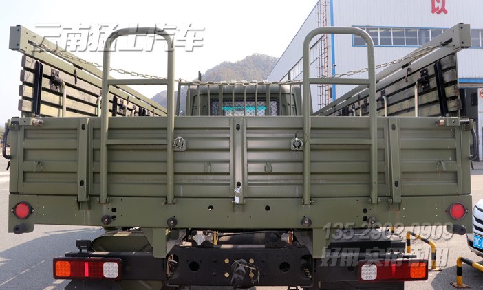 東風(fēng)運兵車,4*2東風(fēng)卡車,東風(fēng)天錦6噸卡車,東風(fēng)天錦運輸車,EQ1120GA,軍用越野卡車