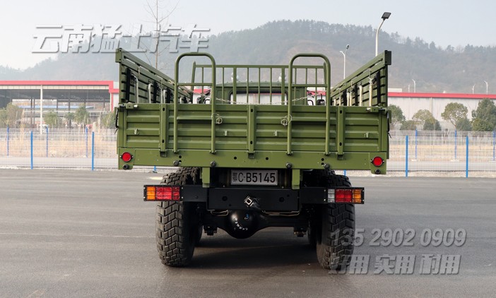 東風六驅(qū)尖頭卡車,六驅(qū)越野卡車,六驅(qū)長頭貨車,東風6*6卡車,EQ2100,3.5噸長頭貨車,東風四驅(qū)六驅(qū)越野車