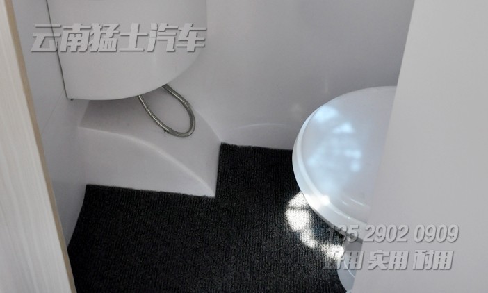 拖掛房車(chē),德國(guó)愛(ài)科底盤(pán),撞擊式剎車(chē),房車(chē)定制,環(huán)保旅居車(chē),可上戶(hù)的家用房車(chē),進(jìn)口房車(chē)底盤(pán)