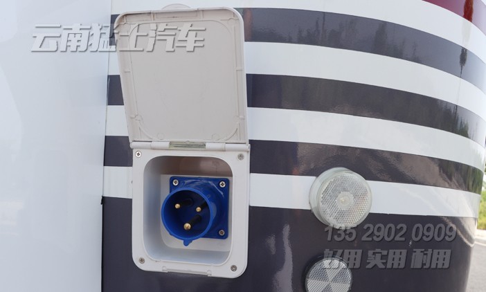 拖掛房車,德國進口房車底盤,定制化房車,房車專利,房車改裝廠家,房車銷售,拖掛式旅居車