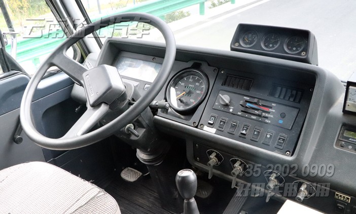 東風(fēng)六驅(qū)越野車,雙排越野卡車,東風(fēng)炊事車,東風(fēng)救援工具車,東風(fēng)衛(wèi)星通訊車,房車改裝廠家,東風(fēng)方艙指揮車,EQ2102雙排