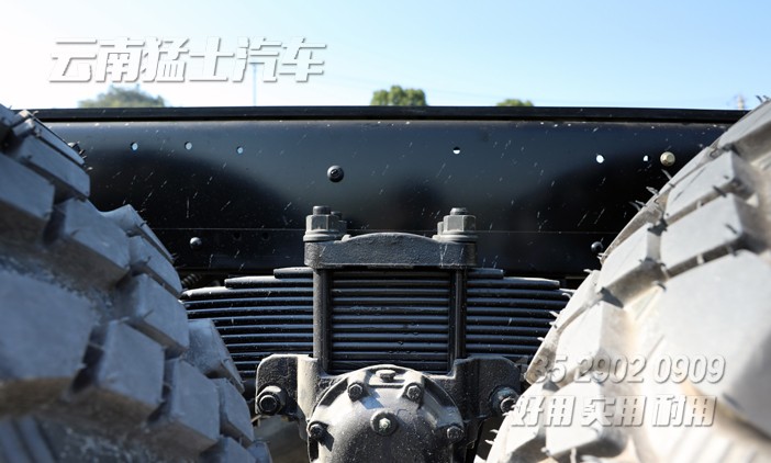 六驅(qū)裝甲車底盤,定制化專用車,裝甲車底盤,底盤設(shè)計(jì)改裝,長(zhǎng)頭越野底盤,越野專用車底盤