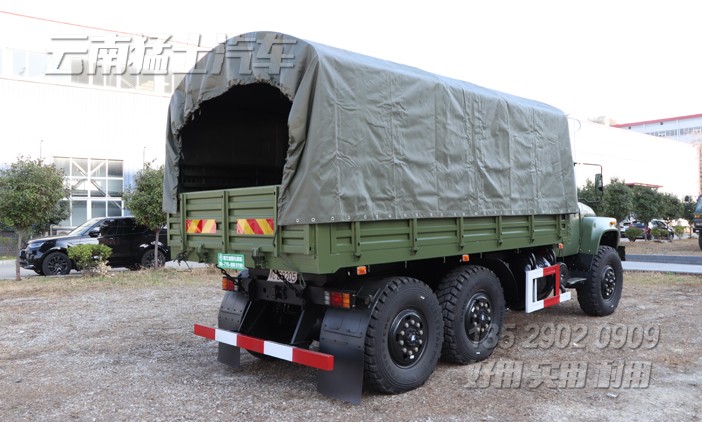 東風尖頭自卸車,東風六驅卡車,六驅自卸車,越野自卸車,自卸車出口,6*6自卸車,EQ2100貨車
