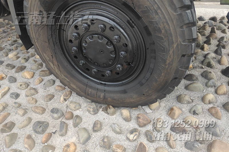 東風(fēng)四驅(qū)六驅(qū),越野卡車,東風(fēng)卡車,出口卡車,東風(fēng)車出口,車輛測(cè)試