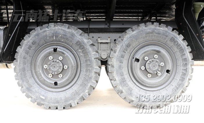 EQ240,東風六驅越野卡車,6*6長頭運兵車,長鼻子卡車,出口越野載貨車