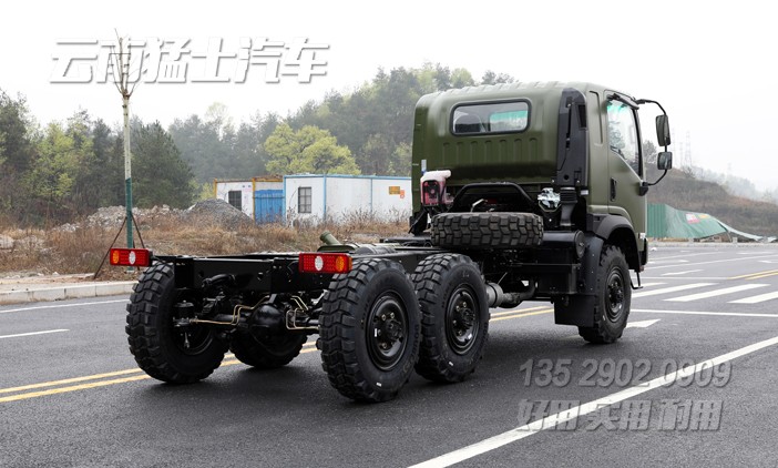 2023新款底盤(pán),越野卡車(chē)底盤(pán),中卡底盤(pán),6*6汽車(chē)出口,六驅(qū)越野底盤(pán)