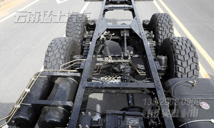 東風六驅(qū),特種車底盤,加強型越野底盤,EQ2102GJ,10噸卡車底盤,6*6底盤配置