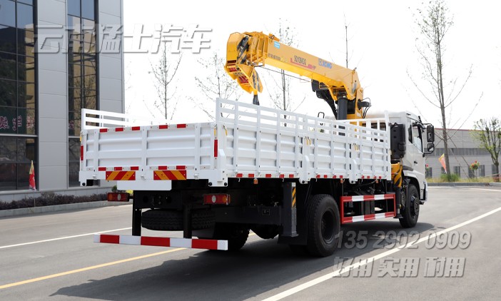 徐工10噸隨車(chē)吊,隨車(chē)吊改裝廠家,四節(jié)臂直臂吊,東風(fēng)底盤(pán)隨車(chē)吊,SQ10SK3Q隨車(chē)起重運(yùn)輸車(chē),10噸四節(jié)臂吊機(jī)