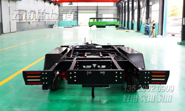 雙軸獨立懸掛,定制掛車底盤,拖掛房車底盤,拖掛房車廠家,房車設(shè)計,定制化房車