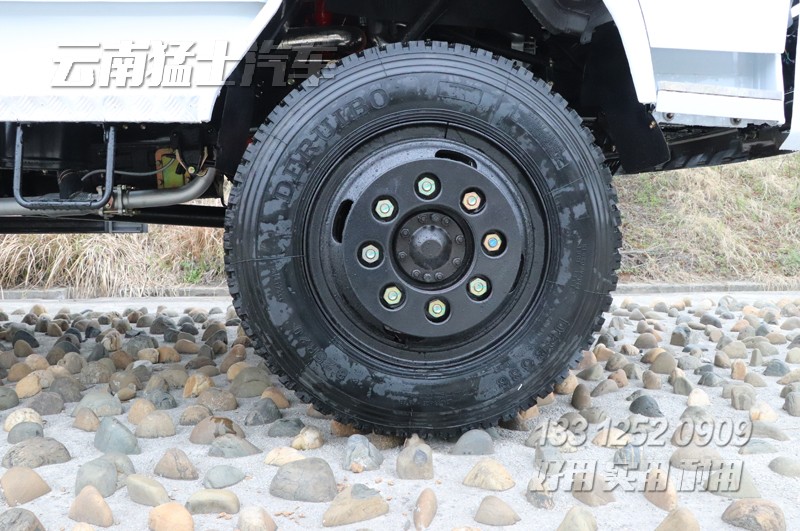 雙排輕卡,出口非洲,十堰泛亞貿易,汽車出口,四驅輕卡