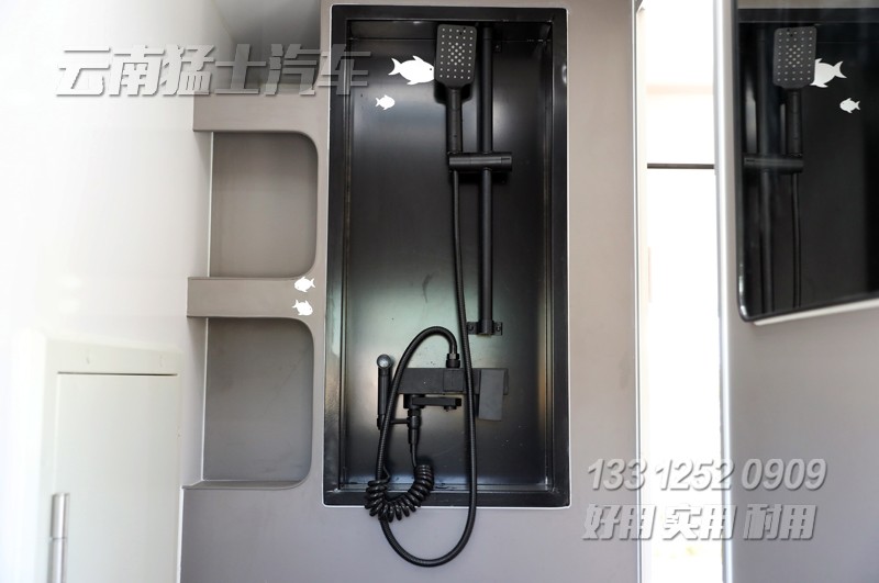 四驅(qū)依維柯房車,房車內(nèi)飾,房車布局,房車功能,房車設計廠家