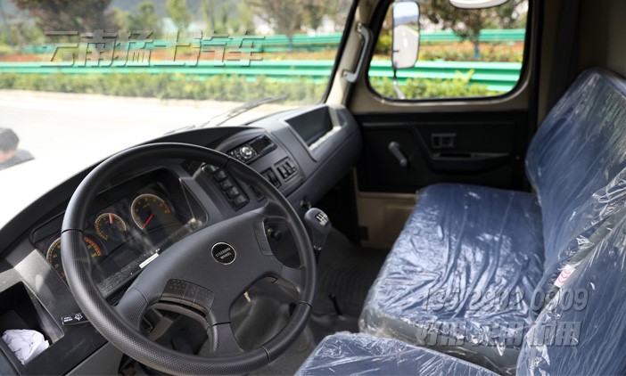 4x4長頭底盤,東風240駕駛室,底盤定制,出口底盤,越野專用車底盤,前置絞盤