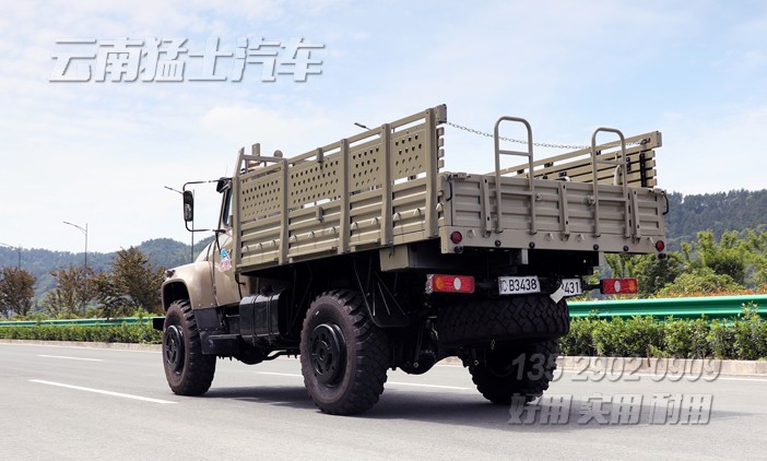 4*4尖頭駕駛室,東風(fēng)長頭2.5噸,越野長途卡車,絞盤出口越野車,越野載貨卡車