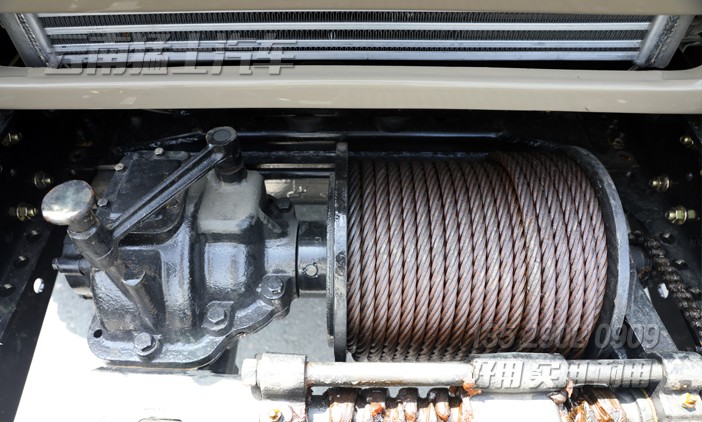 4*4尖頭駕駛室,東風(fēng)長頭2.5噸,越野長途卡車,絞盤出口越野車,越野載貨卡車