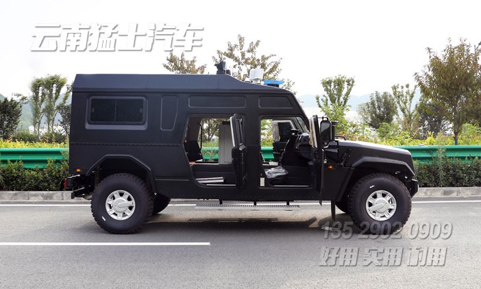 藍(lán)牌猛士汽車,警用巡邏車,移動(dòng)指揮車,M50雙排廂式,4*4猛士,東風(fēng)猛士,猛士改裝