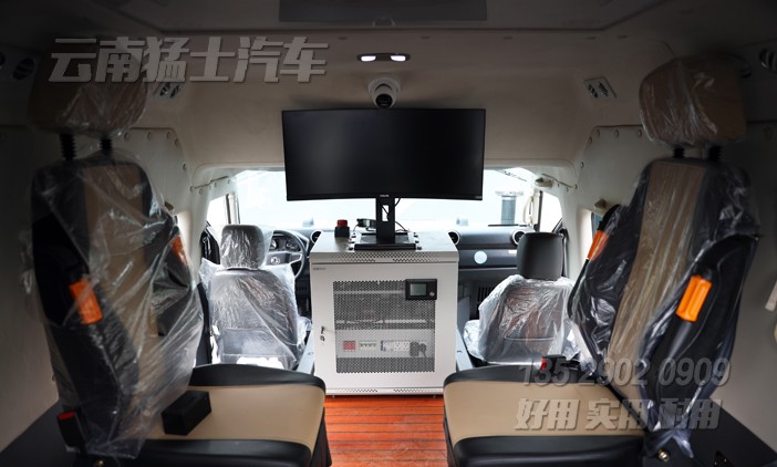 藍(lán)牌猛士汽車,警用巡邏車,移動(dòng)指揮車,M50雙排廂式,4*4猛士,東風(fēng)猛士,猛士改裝