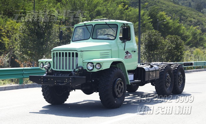 6x6長鼻子卡車底盤,東風(fēng)245底盤,出口型底盤,EQ2100E6DJ,長頭柴油車,越野底盤