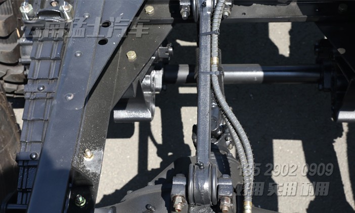 6x6長鼻子卡車底盤,東風(fēng)245底盤,出口型底盤,EQ2100E6DJ,長頭柴油車,越野底盤