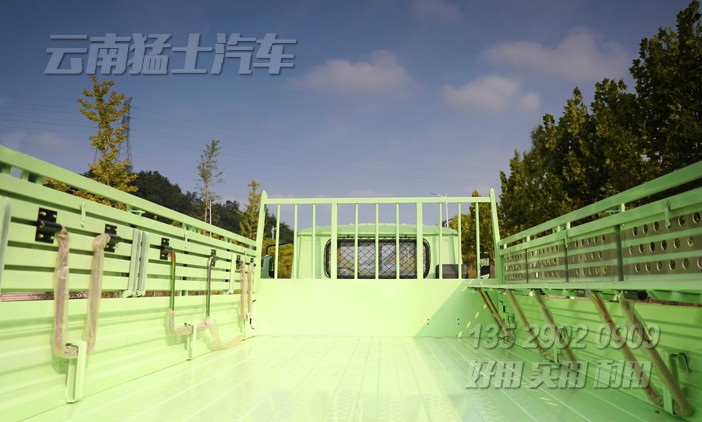 東風(fēng)245,六驅(qū)長頭運輸車,6x6越野卡車,東風(fēng)經(jīng)典老車,EQ2100出口直銷,加強型長頭卡車