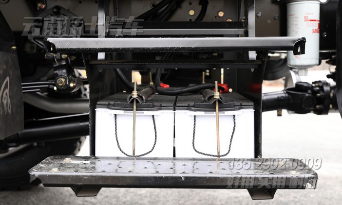 四驅(qū)東風(fēng)底盤,尖頭越野專用車,240馬力長頭貨車,專用車廠家,定制化二類底盤,18噸尖頭底盤