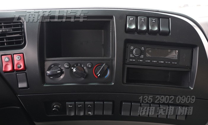 圍欄畜牧車,果蔬運(yùn)輸車,12米重型貨車,420馬力倉柵車,四橋卡車,東風(fēng)后八輪