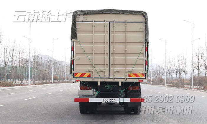 四橋全驅(qū)卡車,全驅(qū)倉(cāng)欄車,畜牧運(yùn)輸車,載18噸重型卡車,果蔬運(yùn)輸車