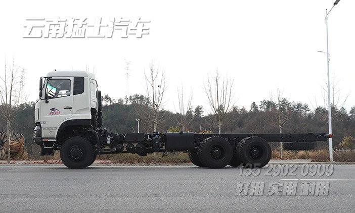 400馬力底盤,特種車底盤,越野專用車底盤,底盤改裝,定制化底盤,六驅(qū)重卡底盤,后八輪底盤