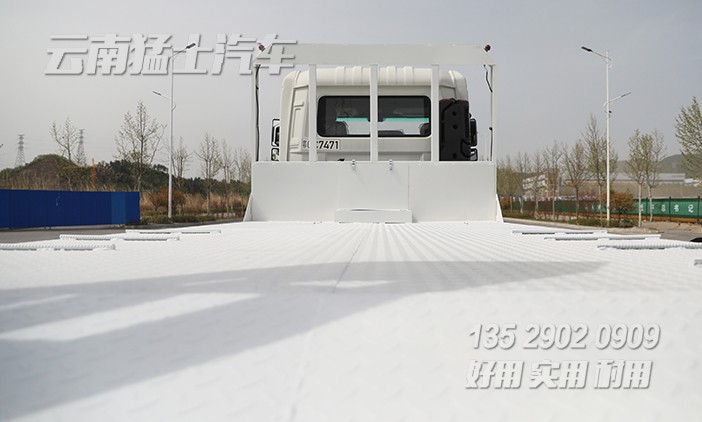 平板挖機車,挖掘機運輸車,挖機托運平板車,鉤機板,液壓爬梯車