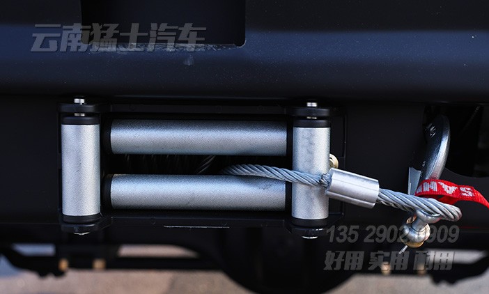 特種改裝車,260馬力底盤,六驅(qū)尖頭底盤,25噸越野專用車,底盤出口定制,全驅(qū)專用車底盤