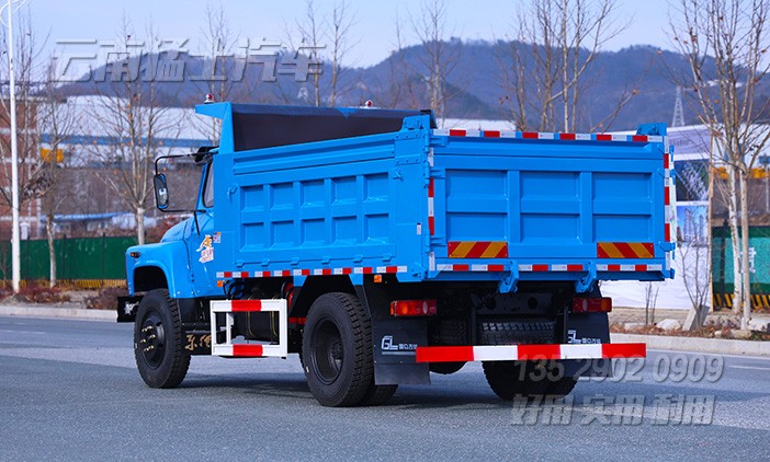 東風尖頭自卸,小排量翻斗車